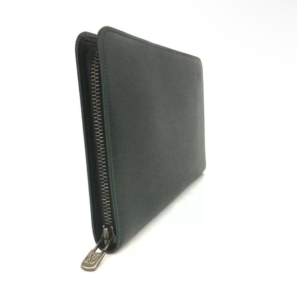 Louis Vuitton Taiga Leather Zip Around Travel Case Long Wallet - Picture 1 of 8